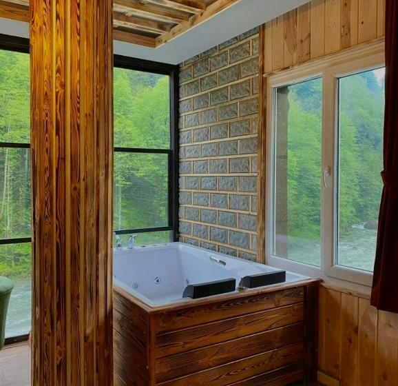 キングサイズベッドのスタンダードルーム, Storm Suit