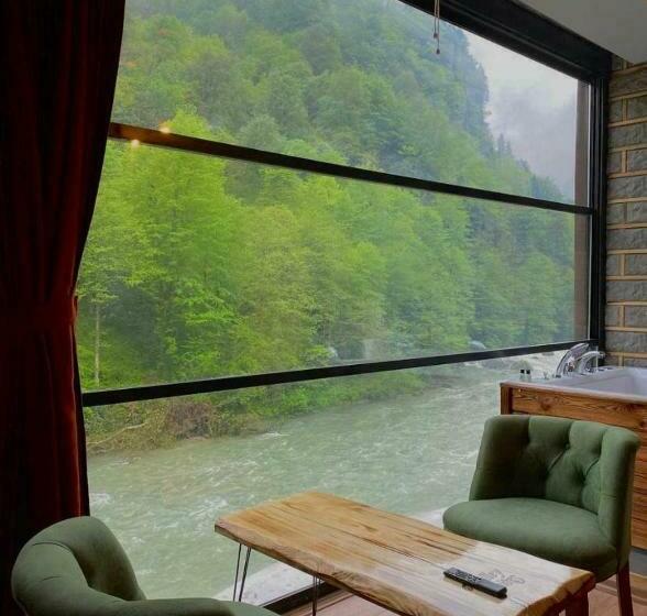 キングサイズベッドのスタンダードルーム, Storm Suit