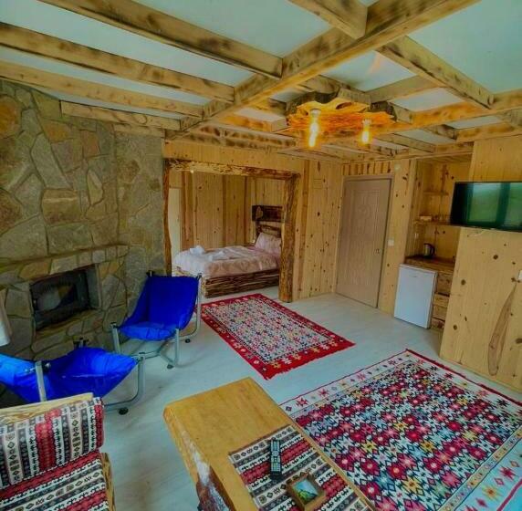 キングサイズベッドのスタンダードルーム, Storm Suit