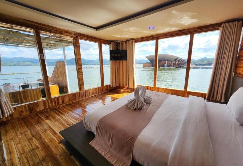 ハイドロマッサージバス付きスイート, บ้านไร่ วรรณ วาลย์ รีสอร์ท