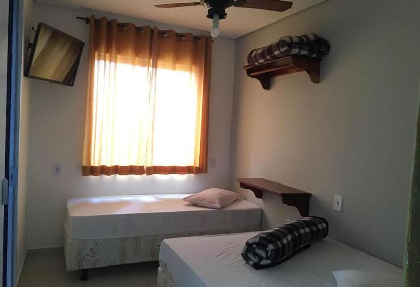 חדר אקונומי לארבעה, Nossa Senhora Aparecida