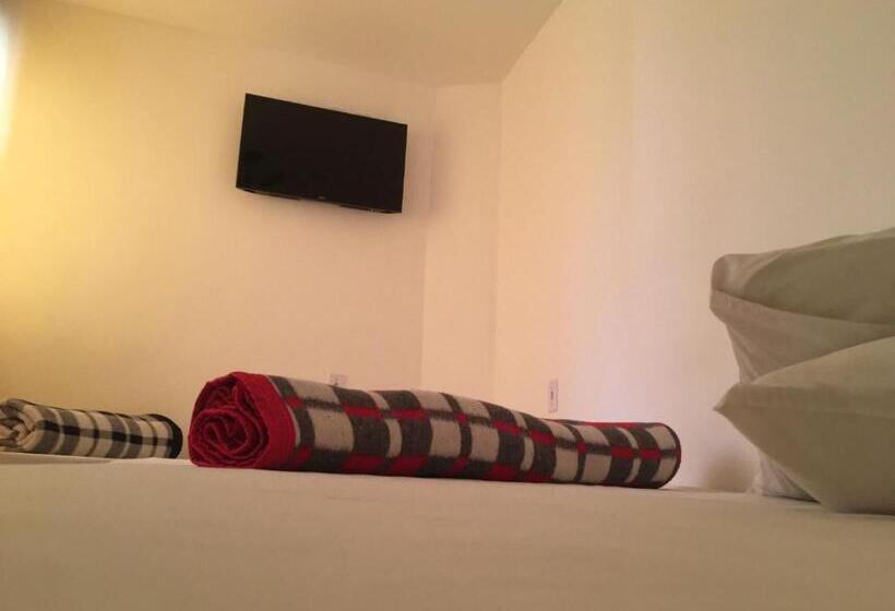 חדר אקונומי לארבעה, Nossa Senhora Aparecida