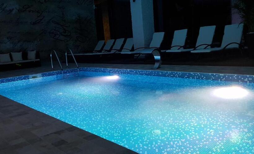 スーペリアールーム, Pensiunea Davideea