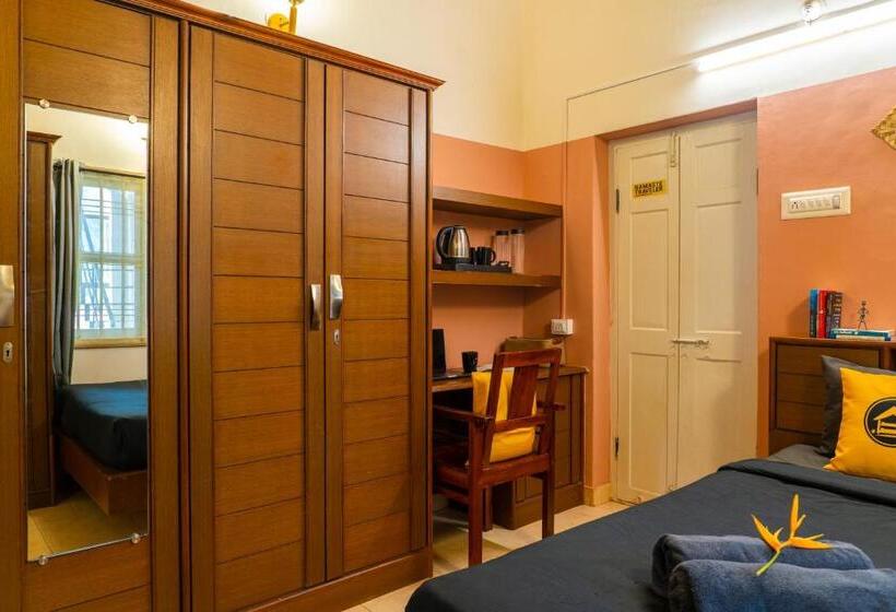 اتاق لوکس, The Hosteller Chikmagalur