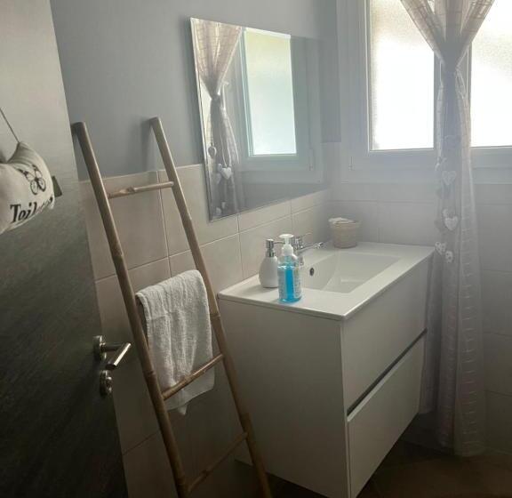 غرفة قياسية, Chez Saliha Et Serge