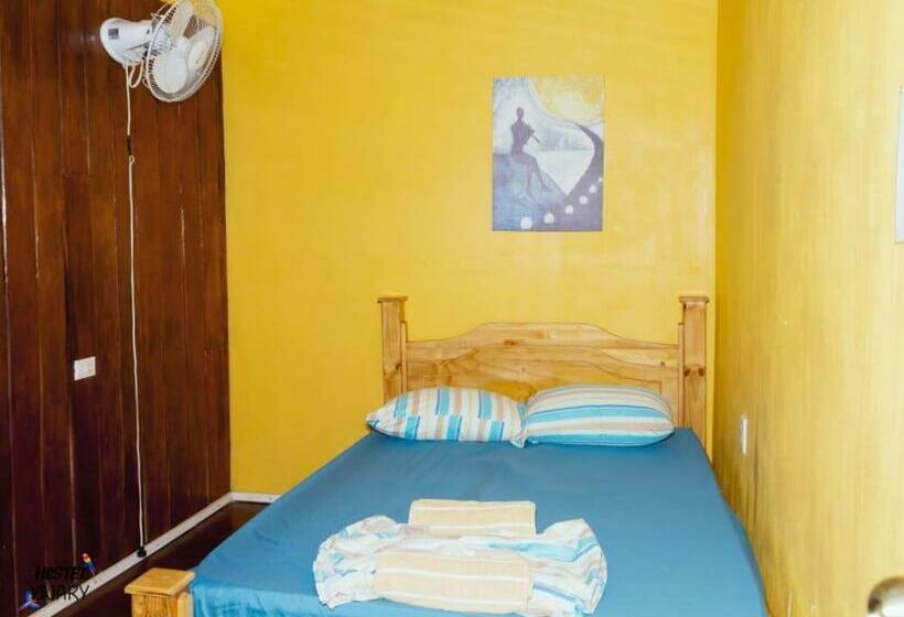 غرفة قياسية حمام مشترك, Hostel Yinary