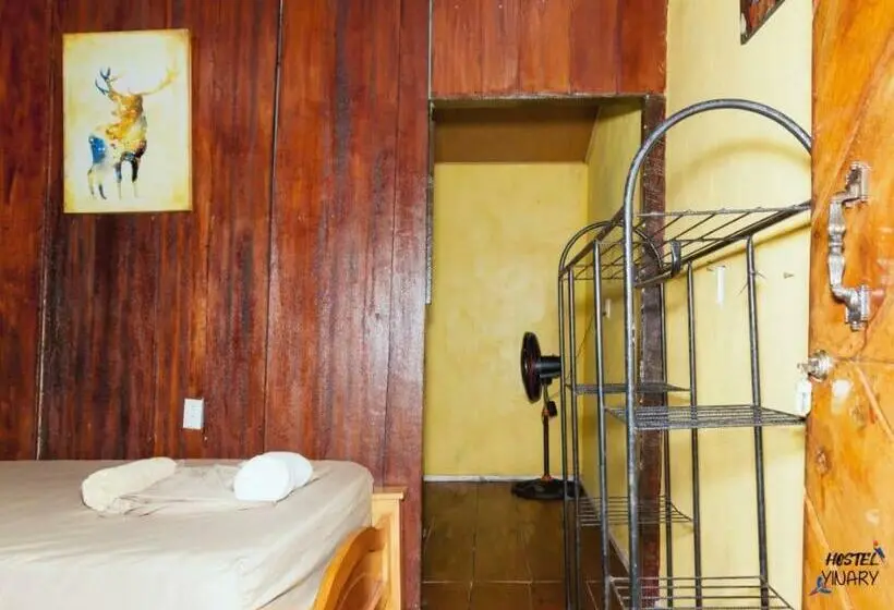 Perhehuone, Hostel Yinary