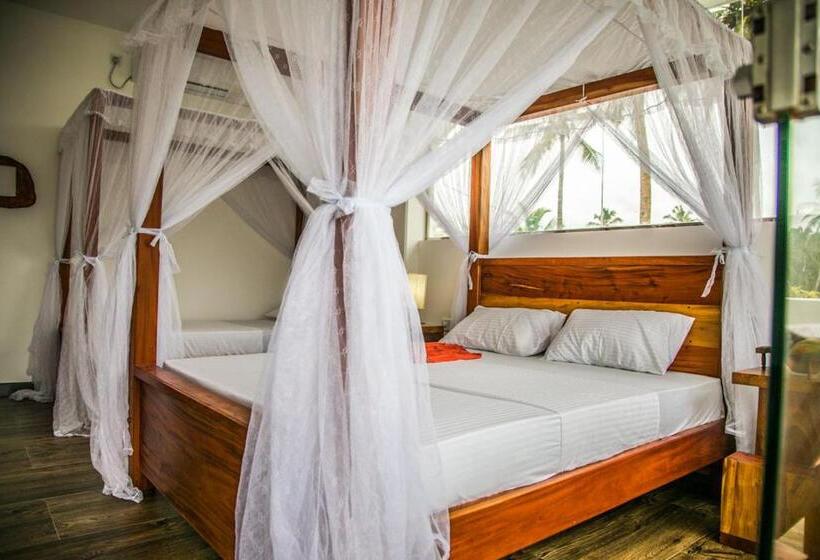 バルコニー付きスタンダードトリプルルーム, Infinity Of Sri Lanka