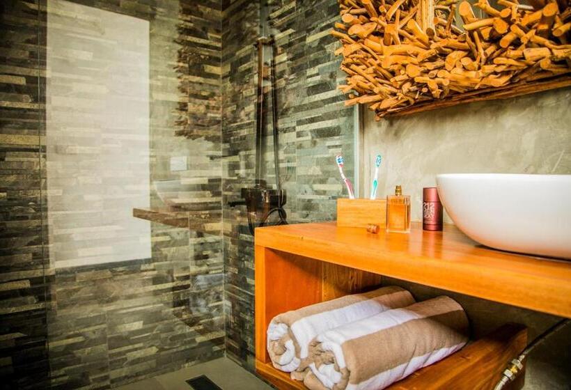 バルコニー付きスタンダードトリプルルーム, Infinity Of Sri Lanka