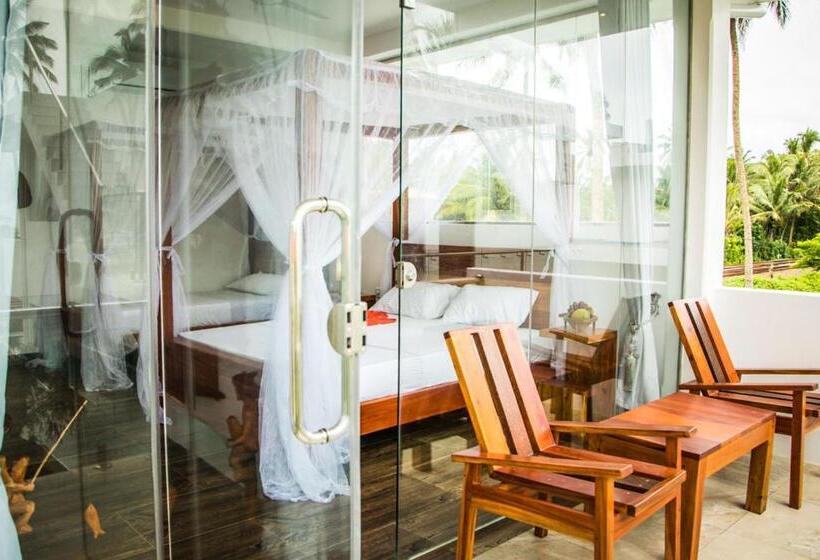 バルコニー付きスタンダードトリプルルーム, Infinity Of Sri Lanka