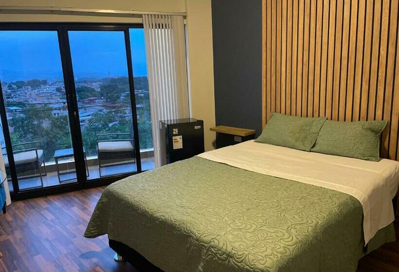スタンダードシングルルーム, Tarapoto Central Suites