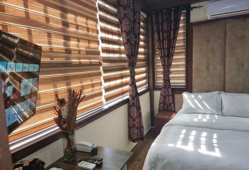 اتاق اکونومی یک تخته, Weycha Bayhouse