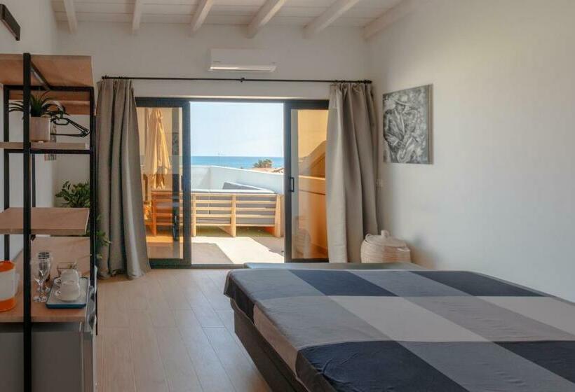 اتاق لوکس با چشمانداز دریا, New Rooftop Gem With Stunning Oceanview