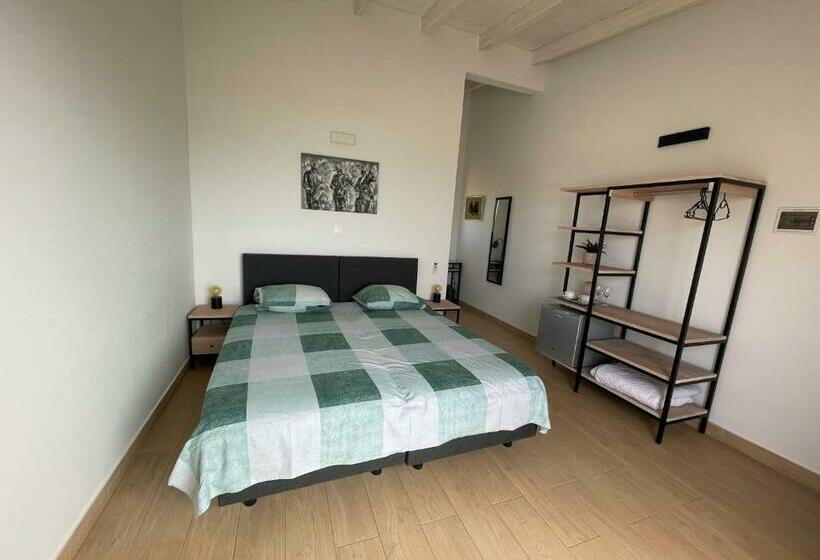 اتاق لوکس با چشمانداز دریا, New Rooftop Gem With Stunning Oceanview