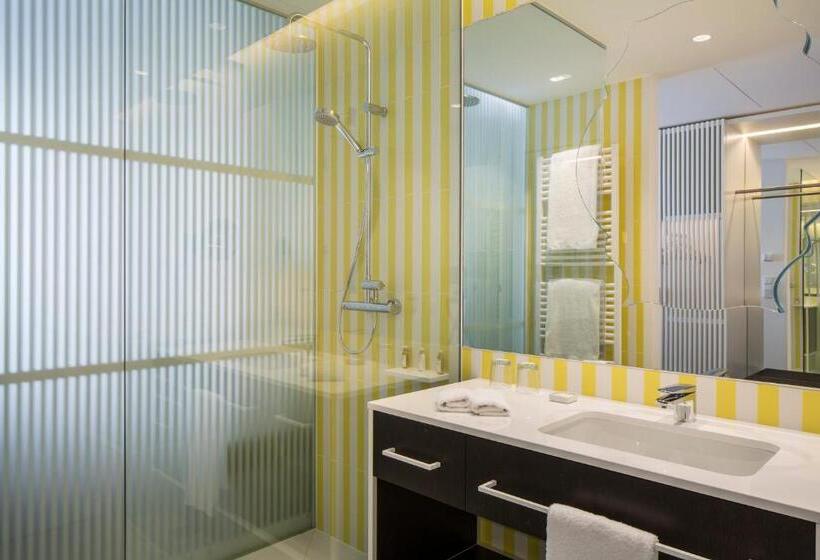 غرفة سوبيريور ذات إطلالة جانبية على البحر, Falkensteiner Hotel & Spa Jesolo