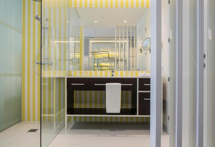 غرفة سوبيريور ذات إطلالة جانبية على البحر, Falkensteiner Hotel & Spa Jesolo