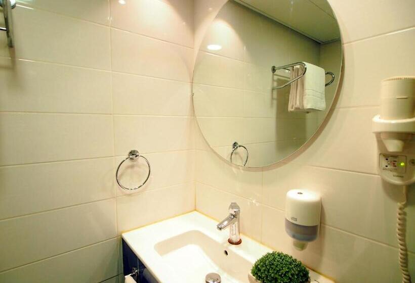 חדר סטנדרט לשלושה, Grand Park Hotel Jerusalem