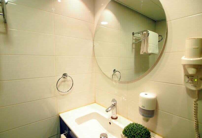 חדר סטנדרט לשלושה, Grand Park Hotel Jerusalem