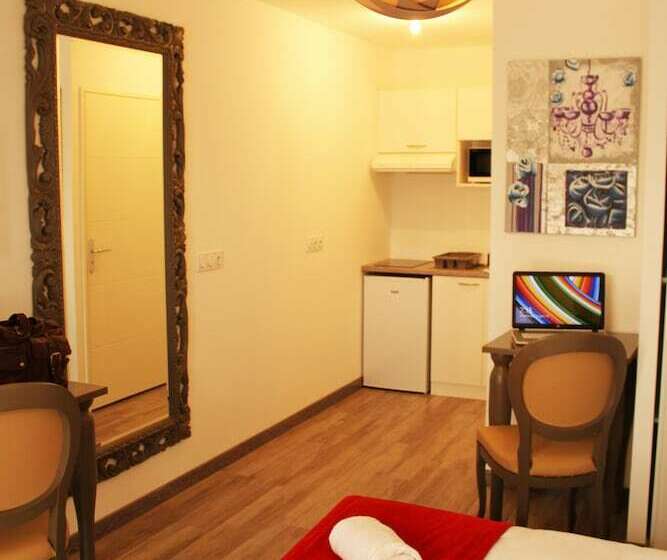 Студия Стандарт, Adonis Aix En Provence