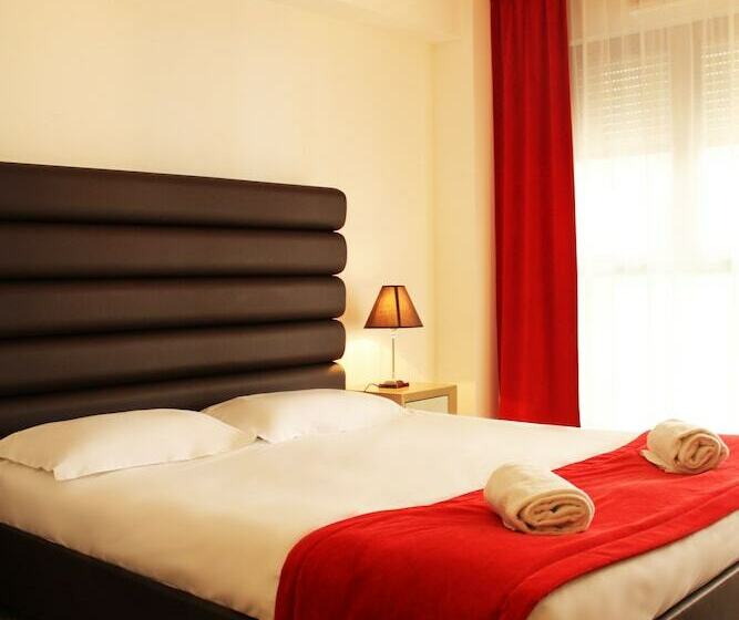 Студия Стандарт, Adonis Aix En Provence