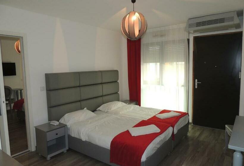 Номер Стандарт Внутренний, Adonis Aix En Provence