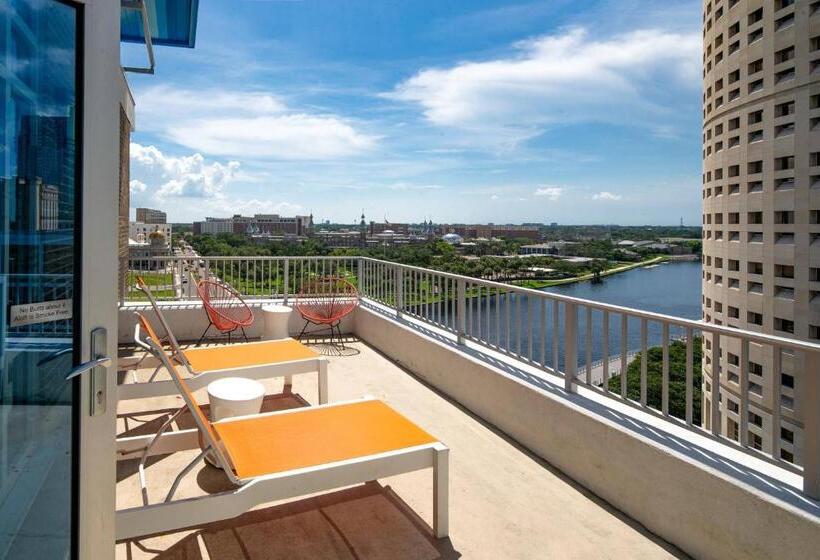 Люкс с Балконом, Aloft Tampa Downtown