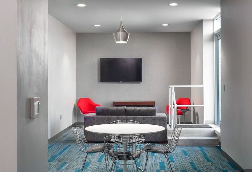 جناح رئاسى, Aloft Tampa Downtown