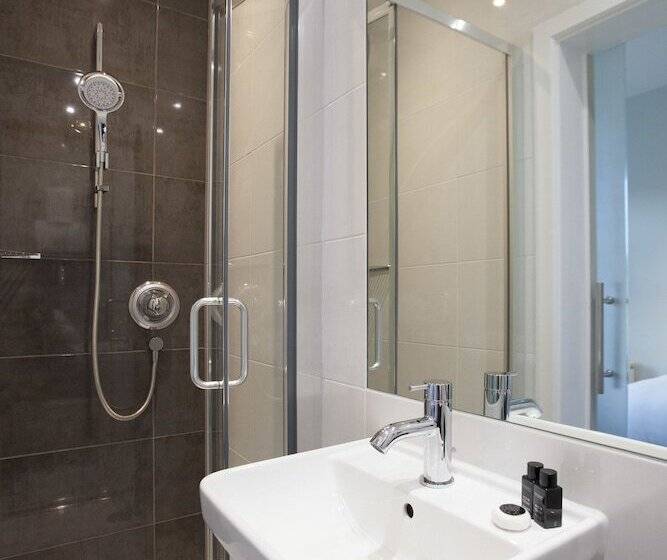 חדר סטנדרט יחיד, Asperion