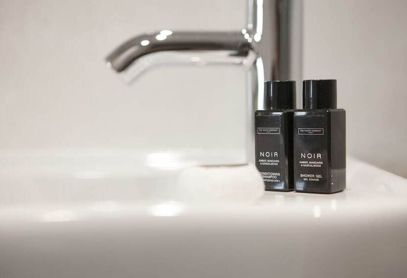 חדר סטנדרט, Asperion