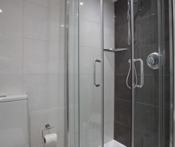 חדר סטנדרט יחיד, Asperion