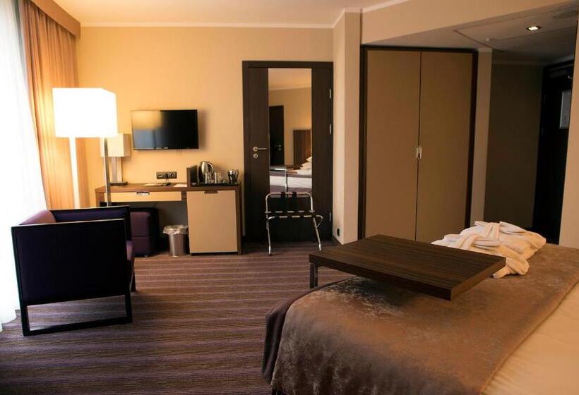 סטודיו סופריור, Desilva Premium Opole