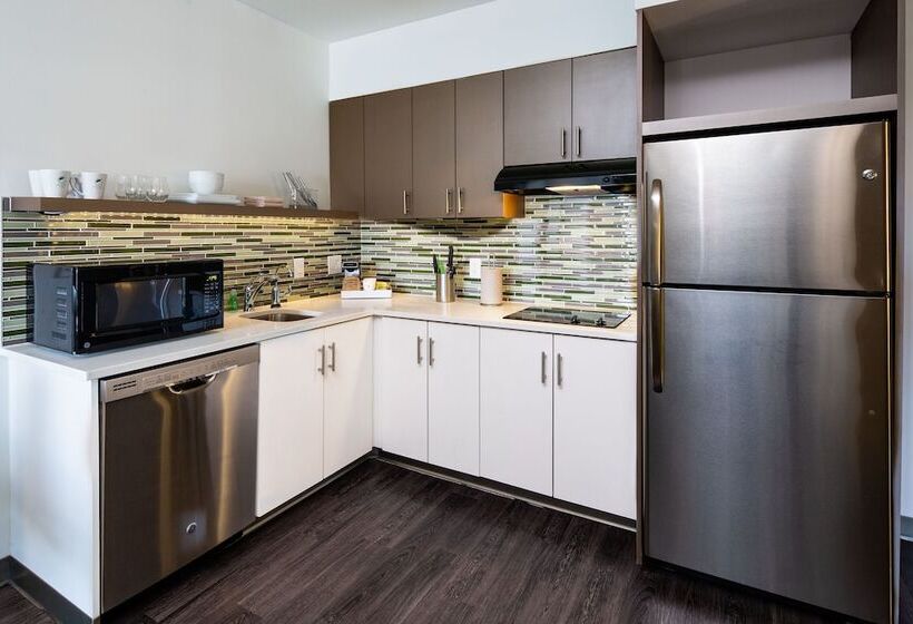 Люкс, Element Harrison Newark