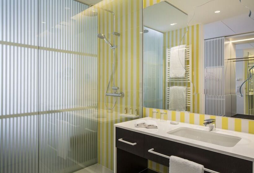 غرفة سوبيريور ذات إطلالة جانبية على البحر, Falkensteiner Hotel & Spa Jesolo