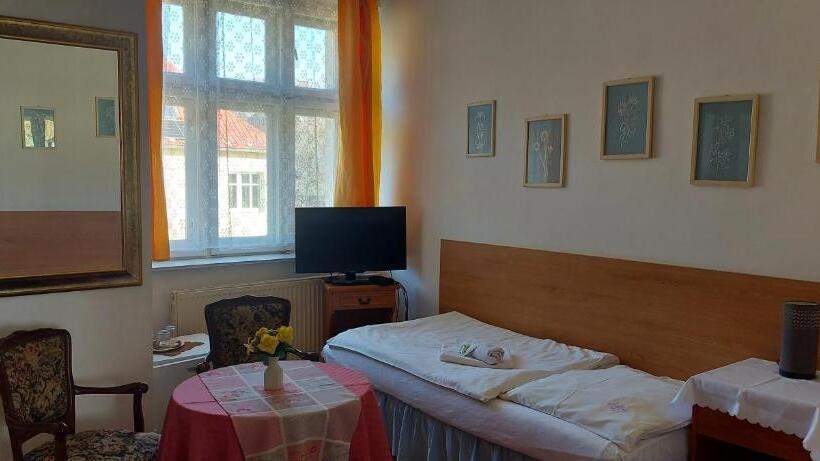 اتاق استاندارد, Garni