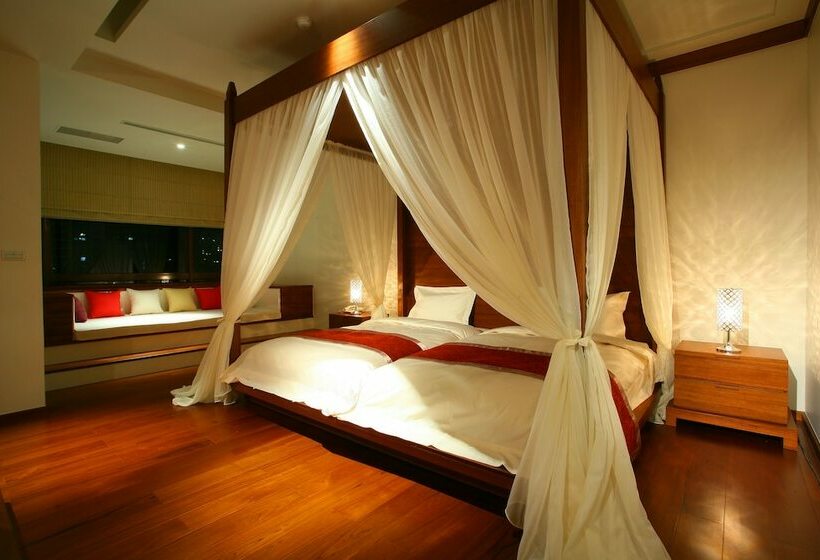 جناح ديلوكس, Crownshine Resort