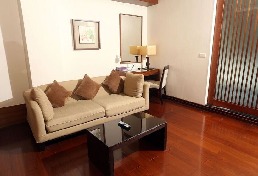 جناح ديلوكس, Crownshine Resort