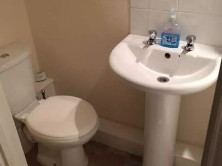 اتاق استاندارد, Hathway House Accommodation