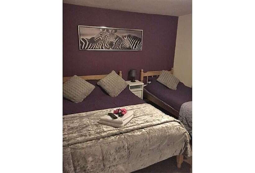 패밀리 룸, Hathway House Accommodation