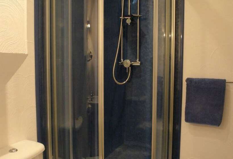 اتاق استاندارد, Midway Guest House