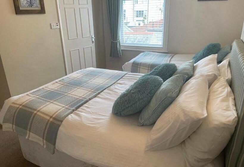 חדר משפתחתי סופריור, North Crest