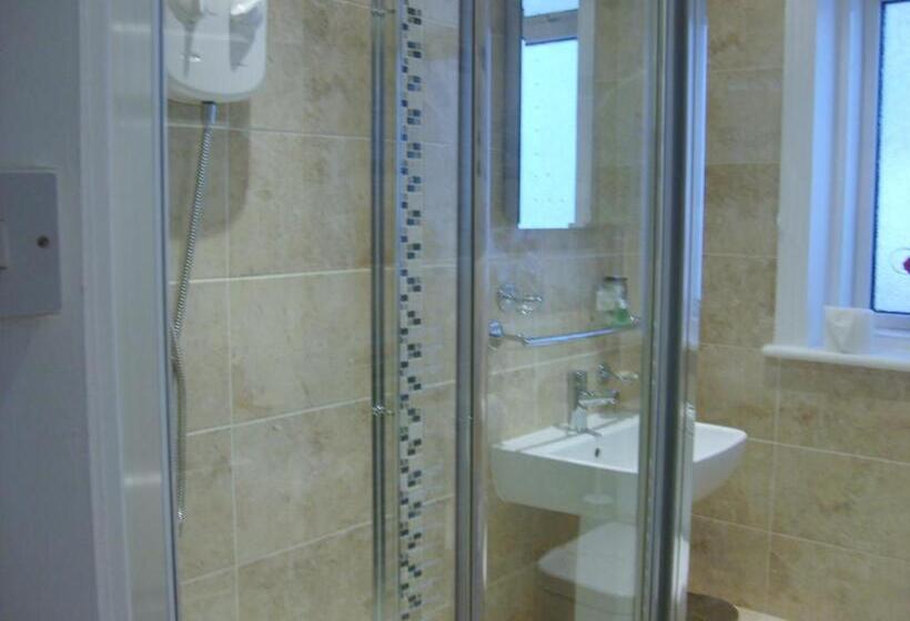 חדר בסיסי, North Crest