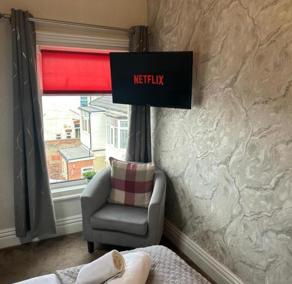 חדר פרמיום, North Crest