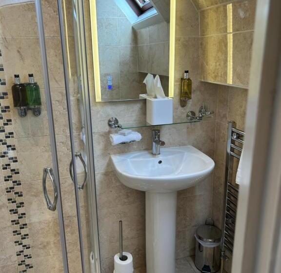 חדר פרמיום, North Crest