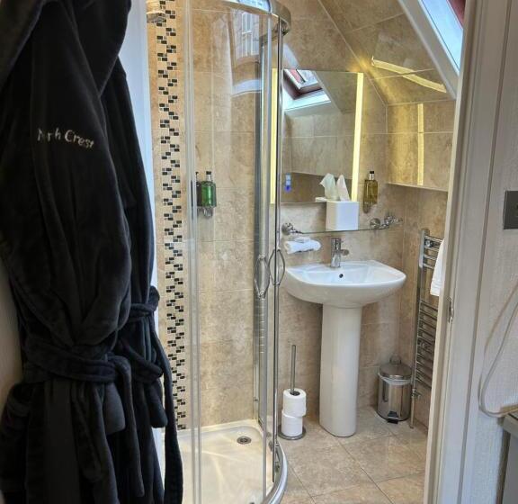 חדר פרמיום, North Crest