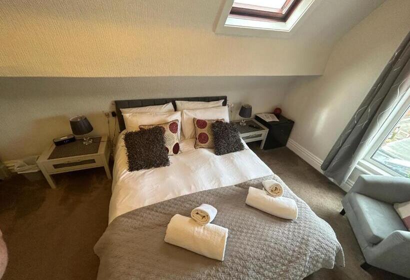 חדר פרמיום, North Crest