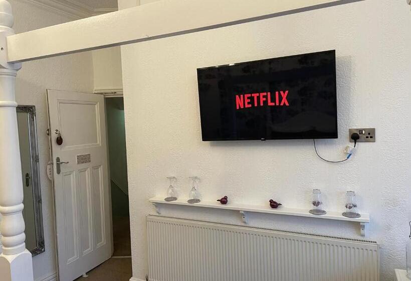 חדר דלוקס, North Crest