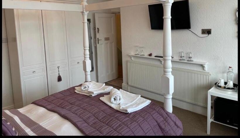 חדר דלוקס, North Crest