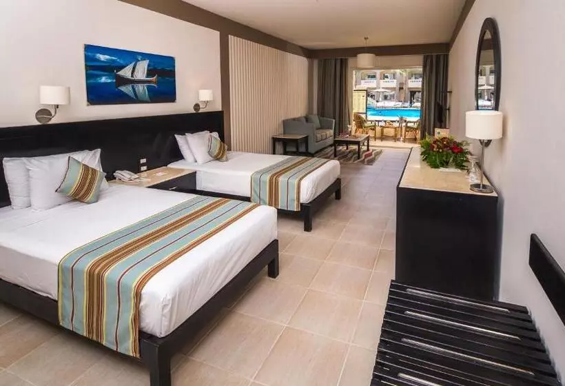 اتاق سوپریور با چشمانداز استخر, El Karma Beach Resort & Aqua Park - Hurghada