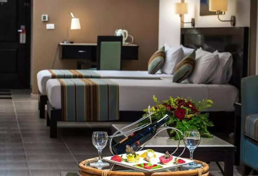 اتاق سوپریور با چشمانداز استخر, El Karma Beach Resort & Aqua Park - Hurghada