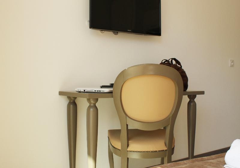 Номер Стандарт, Adonis Aix En Provence